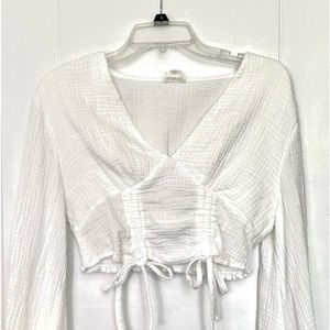 Long sleeves white crop top